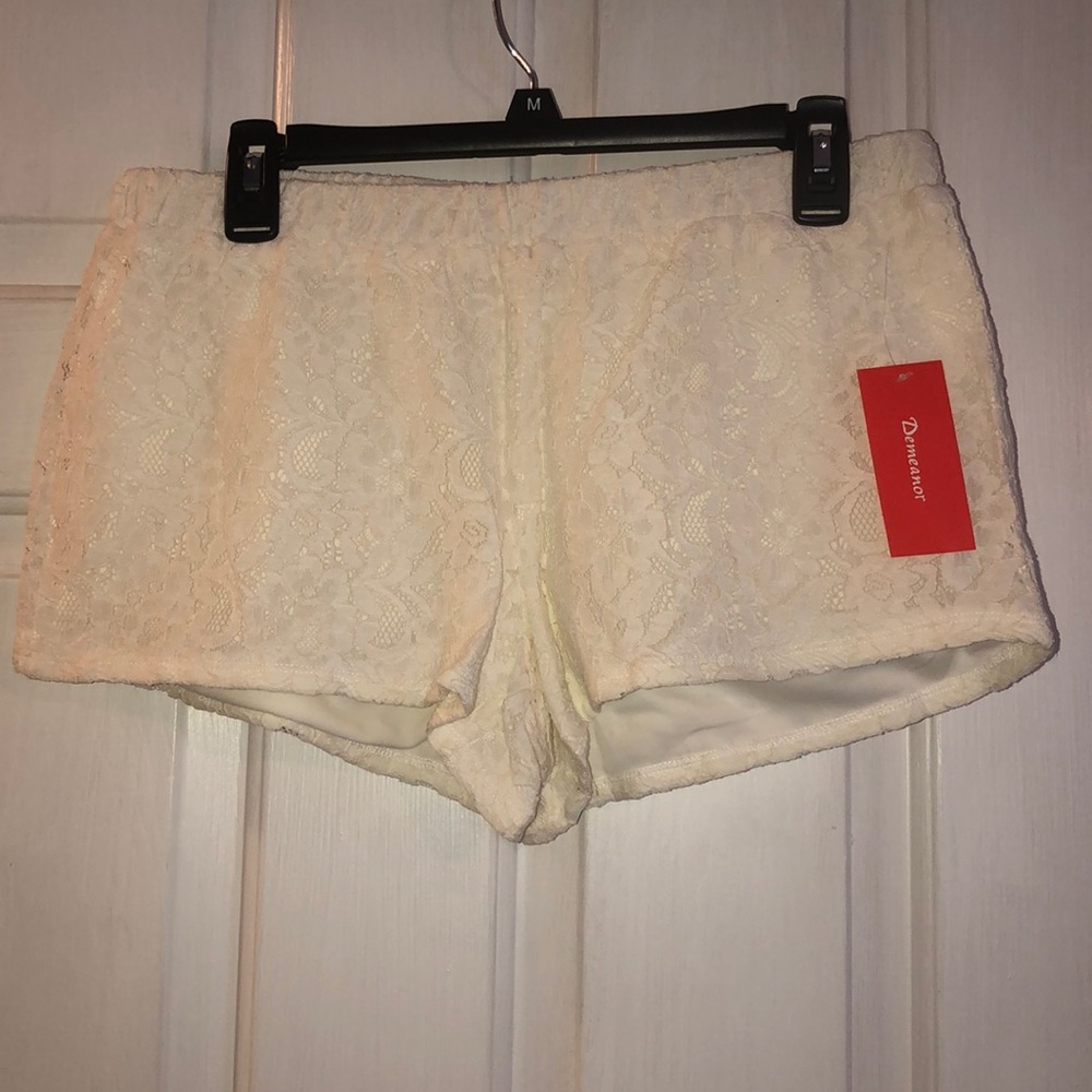 White/Cream Lace Short- Shorts